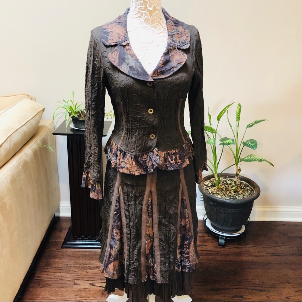 Ruffled skirt suit